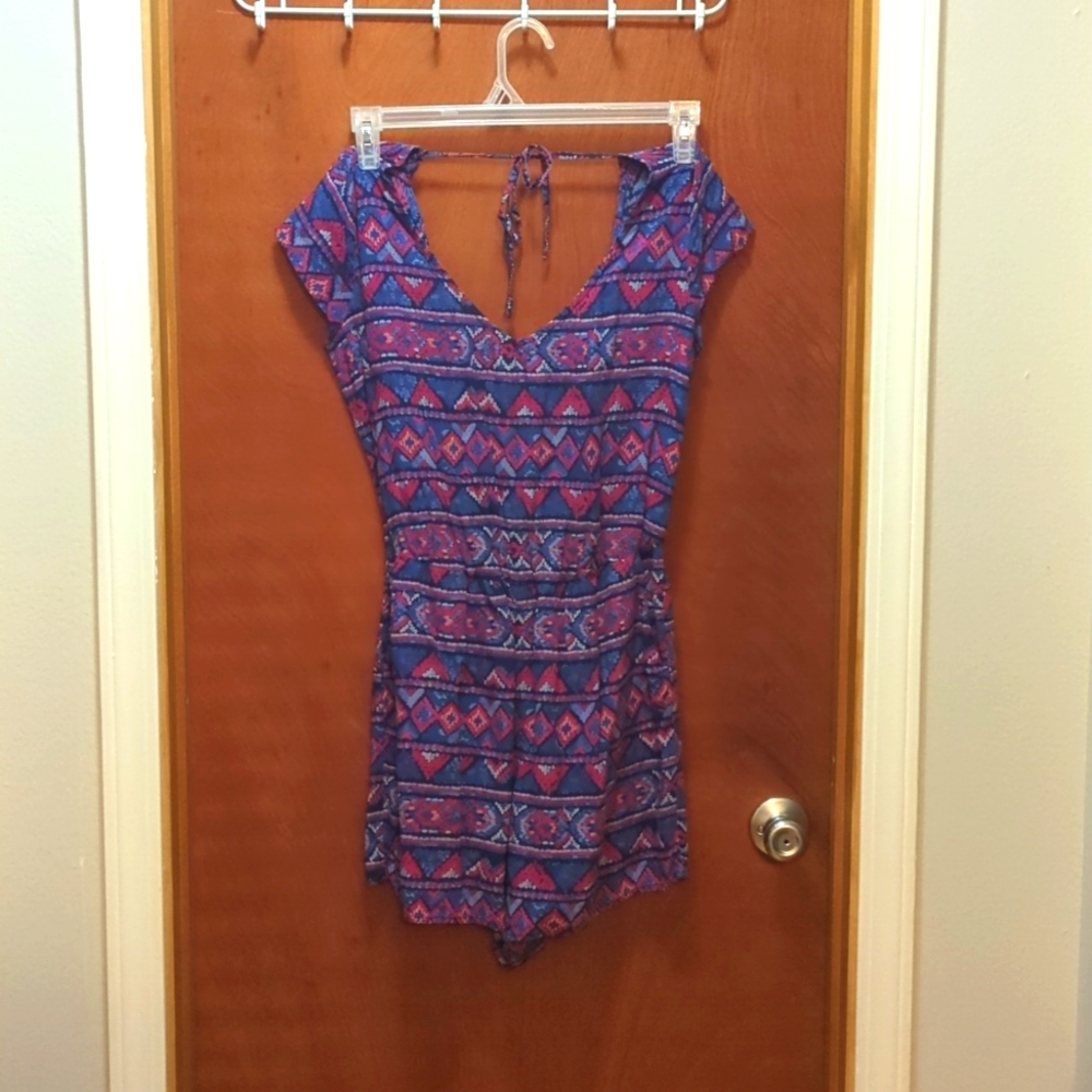 Hollister Spring/Summer Lightweight Romper! Size M